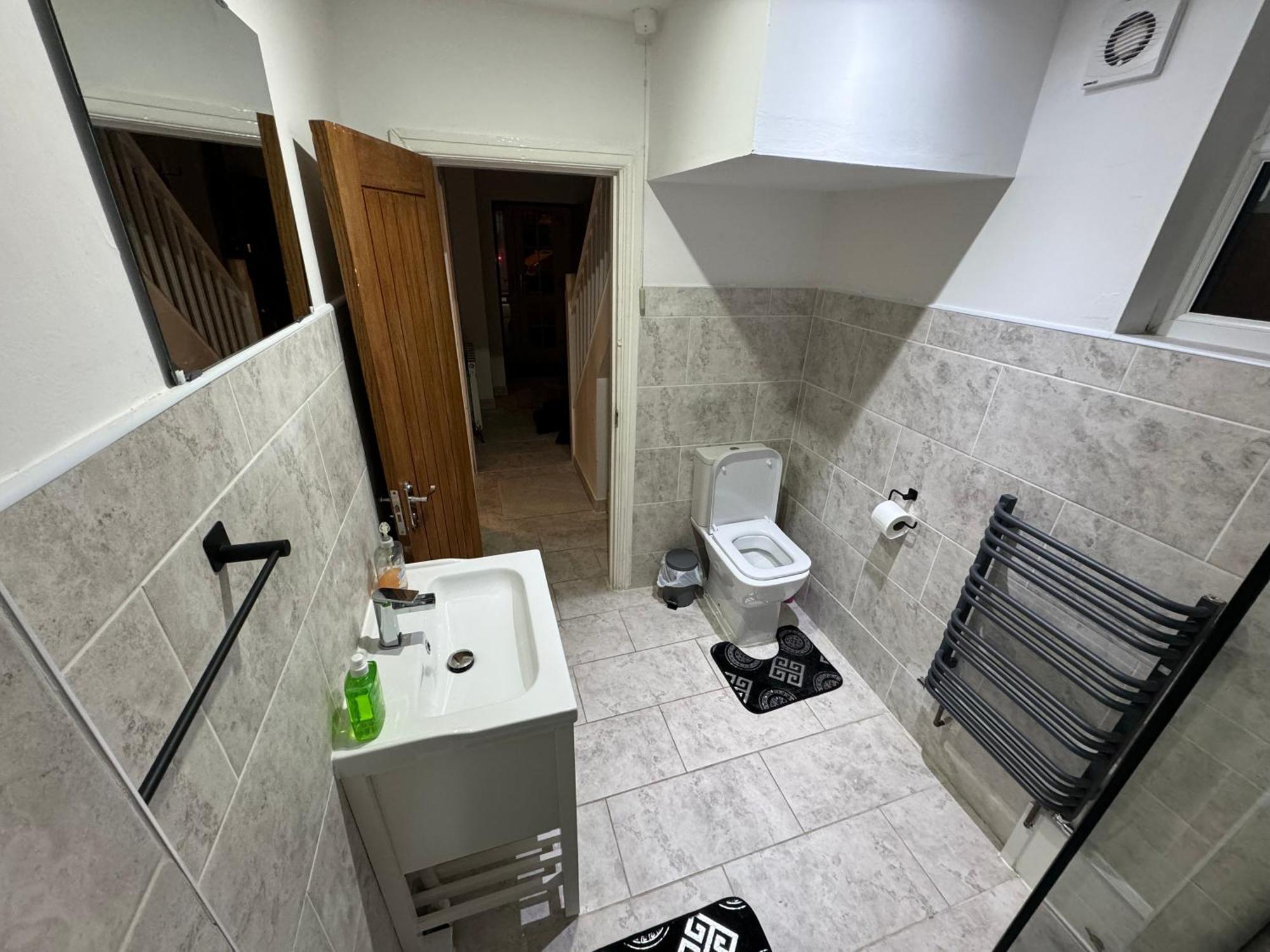 Cosy 5 Bedroom *