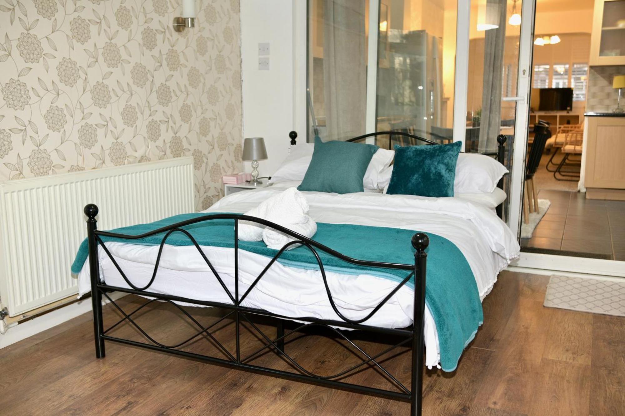 Cosy 5 Bedroom Holiday home *