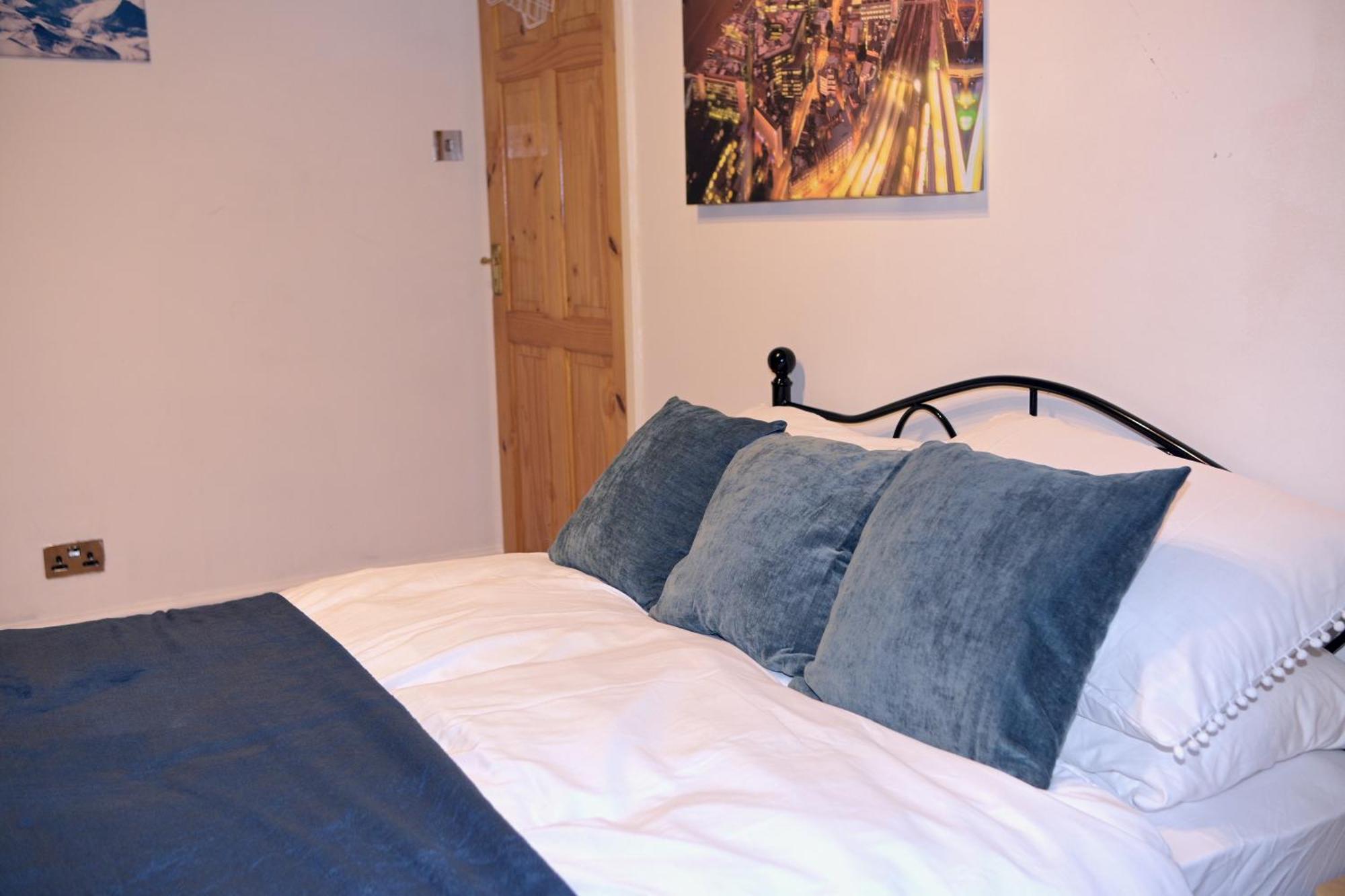 Cosy 5 Bedroom Holiday home Birmingham